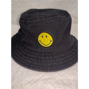 Urban Outfitters SMILEY bucket hat | black